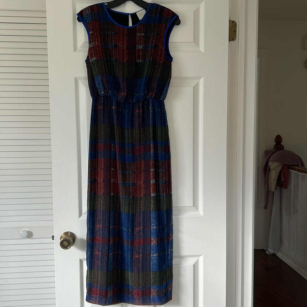 Sleeveless plaid maxi dress with back slit. Blouson top. Size 0 (fits 0/2)
